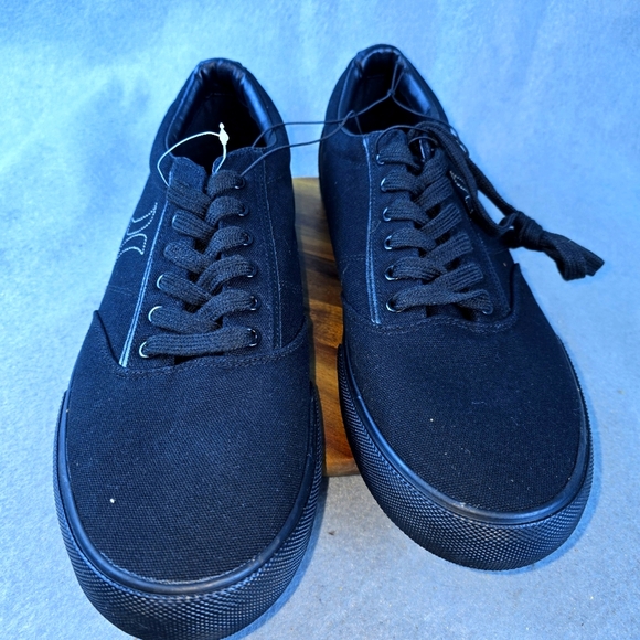 Hurley Other - Men's Sz 12 **New** Hurley Black Lace Sneakers